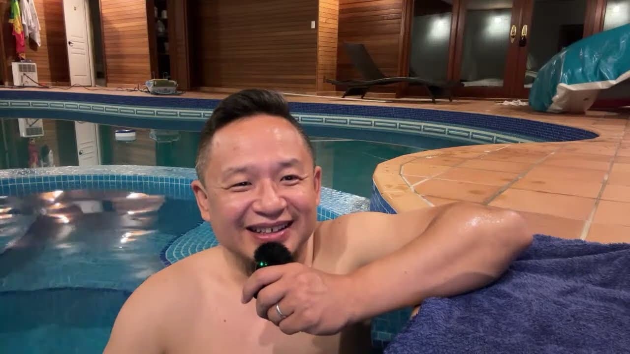 诚意返场：首次泳池赤膊上阵